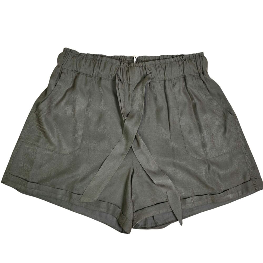 Hem & Thread Quiet Luxury, Olive Green. Paperbag Shorts NWT Tie-Waist size L